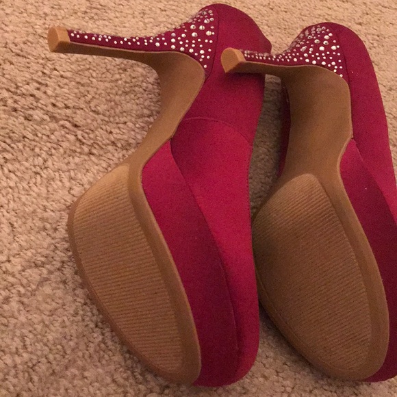 Shoes - Picture 6 of 6